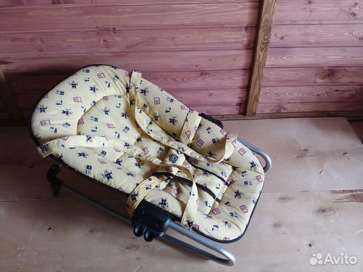 Детское кресло + мобиль в кроватку бесплатно