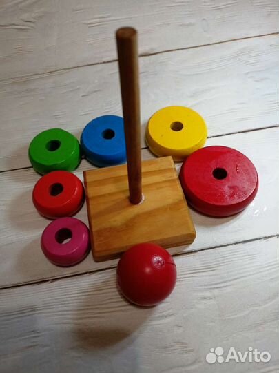 Деревянная пирамидка