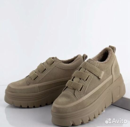 Сникеры женские