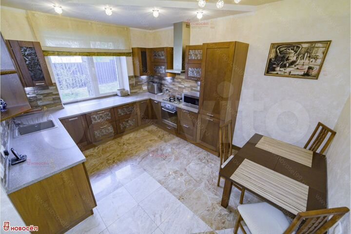 Коттедж 174 м² на участке 15 сот.