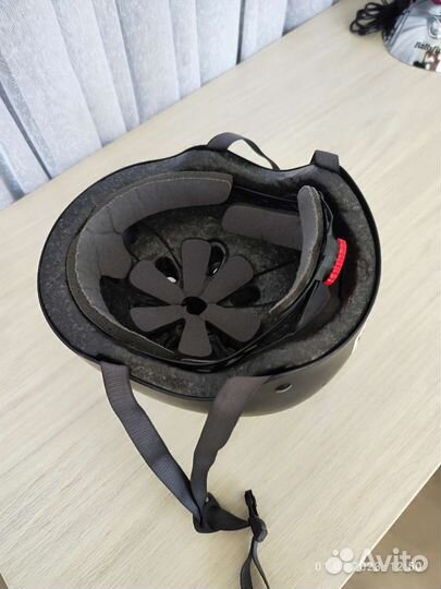 Шлем для трюкового самоката (reaction)