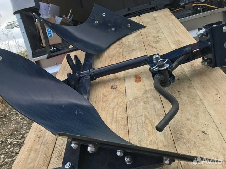 Плуг оборотный Нева, колеса металлические Нева