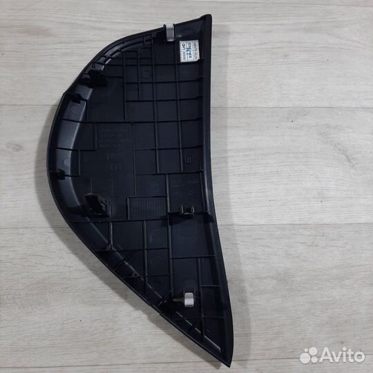 Накладка на торпедо левая Hyundai Solaris хэтчбек