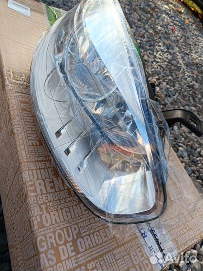Фара Renault Fluence (L30) прав. галоген. оригинал