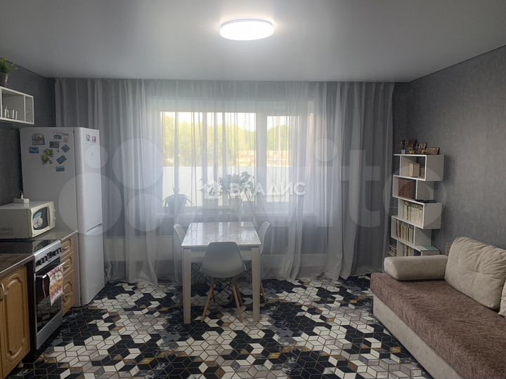 4-к. квартира, 79 м², 1/9 эт.