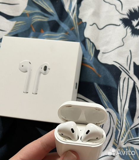 Беспроводные наушники apple airpods