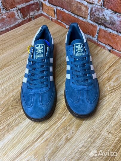 Кроссовки adidas spezial