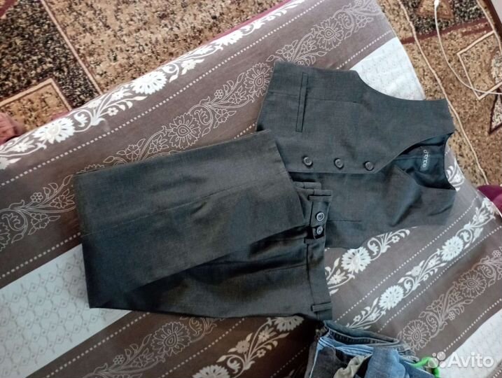 Школьный костюм