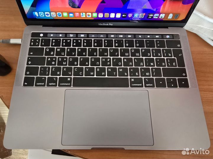 Apple macbook pro 13 2019 touch bar