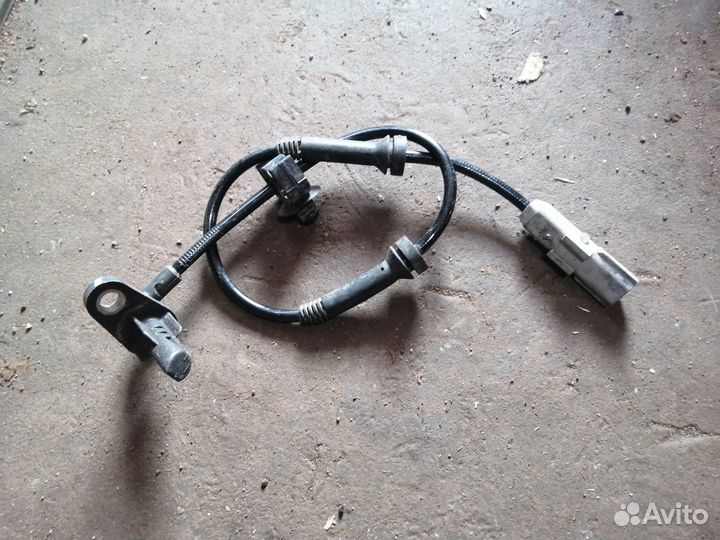 Датчик ABS задний левый Renault Logan 2