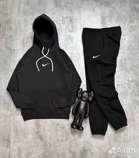 Спортивный костбм Nike черный