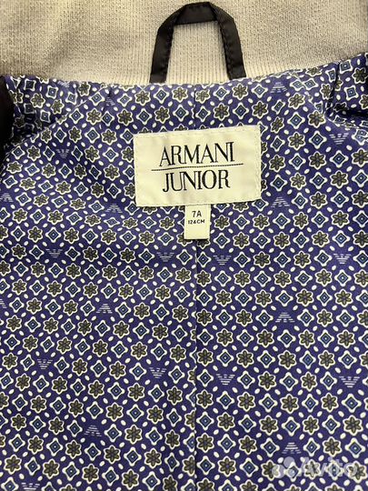 Оригинал куртка для мальчика Armani, 7лет, 124см