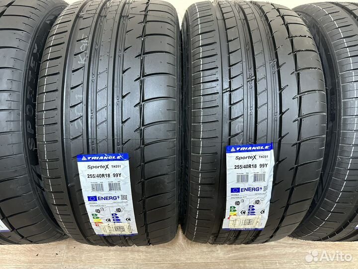 Triangle Sports TH201 255/40 R18 99W