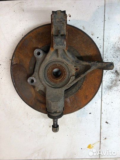 Кулак поворотный передний правый Peugeot 308 1