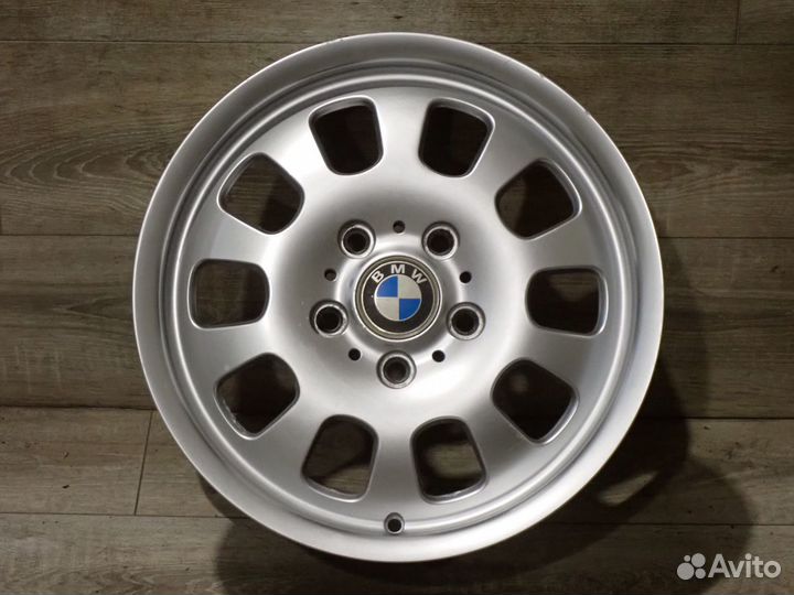 Один оригинальный диск R16 BMW 3-series