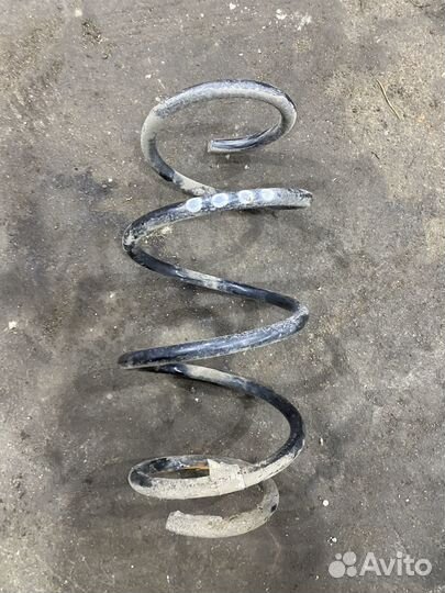 Передняя пружина 5Q0411105EK