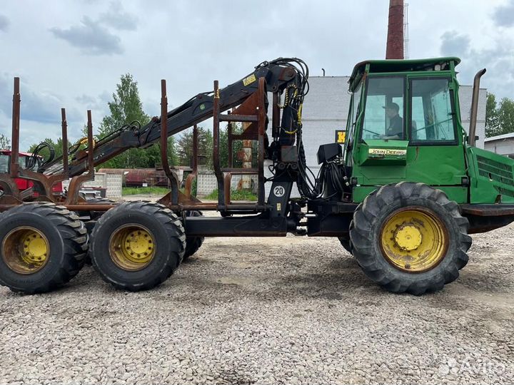 Форвардер John Deere 1010D