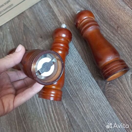 Новые кухонные принадлежности-вилки,креманка,банки