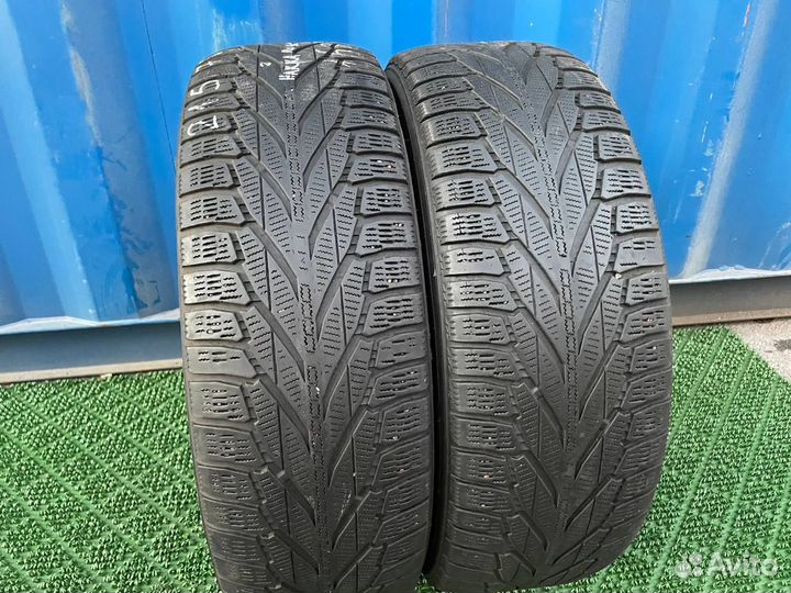 Nokian Tyres Hakkapeliitta R2 SUV 215/70 R16 122R