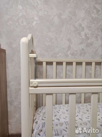 Кровать детская с маятником и ящиком