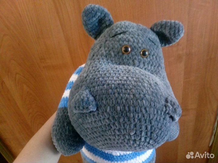 Большой плюшевый бегемот, вязаные игрушки, пледы