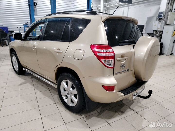 Toyota RAV4 2.0 МТ, 2011, 260 300 км