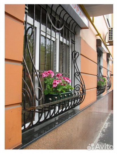 Решетки на окна с местом для цветов N 554