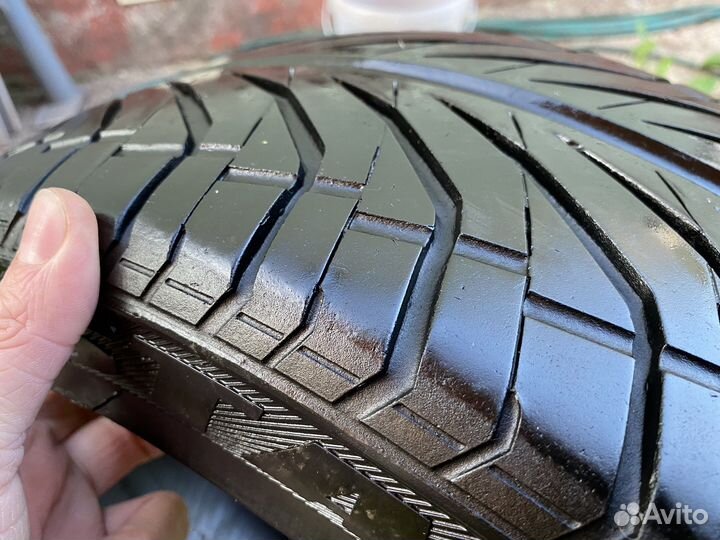 Kumho Ecsta Supra 712 215/45 R17