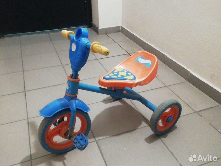 Детский трехколесный велосипед бу