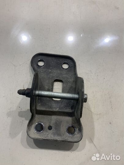 Кронштейн(крепление) кузова задний правый