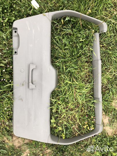 Обшивка крышки багажника forester sg