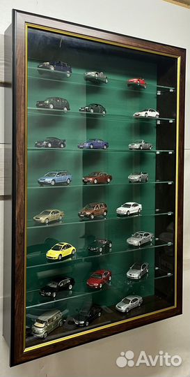 Витрина для машинок, солдатиков, статуэток