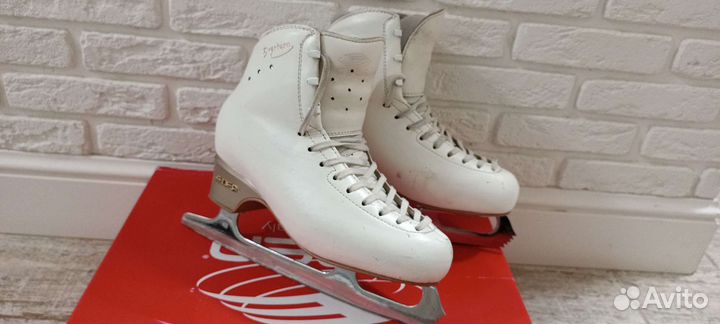 Фигурные коньки edea 250