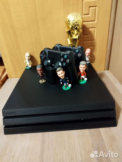 Sony PlayStation 4 pro лучшей ревизии (CUH-7208B)