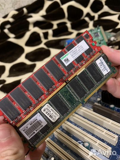 Материнская плата с процессором