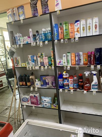 Витрины и стол