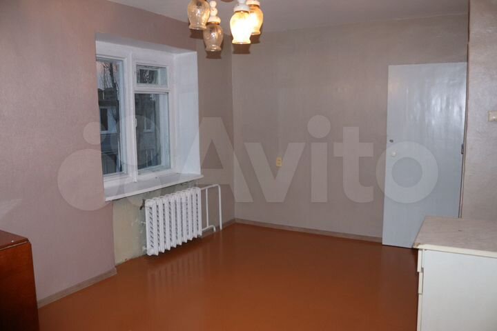 2-к. квартира, 42 м², 3/3 эт.