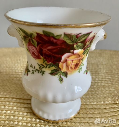 Вазочка с ручками Royal Albert