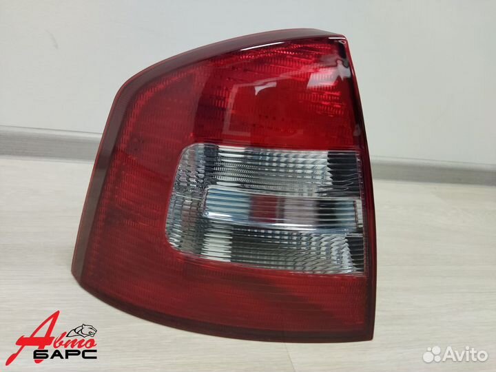 Фонарь левый правый Skoda Octavia A5 2008-2013