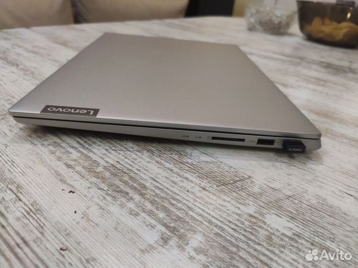 Ноутбук Lenovo ideapad 3 s340-14IIL