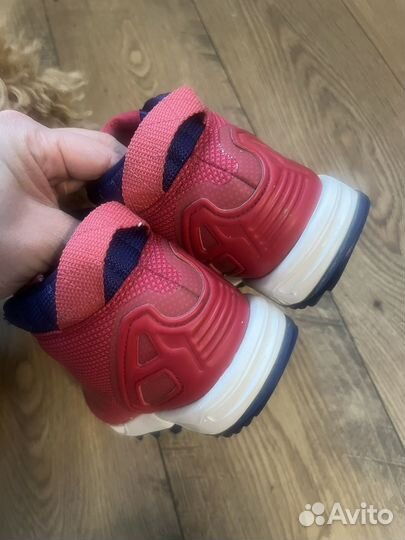 Утепленные кроссовки adidas 31-32