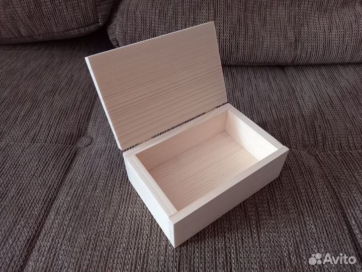 Коробка-шкатулка из дерева