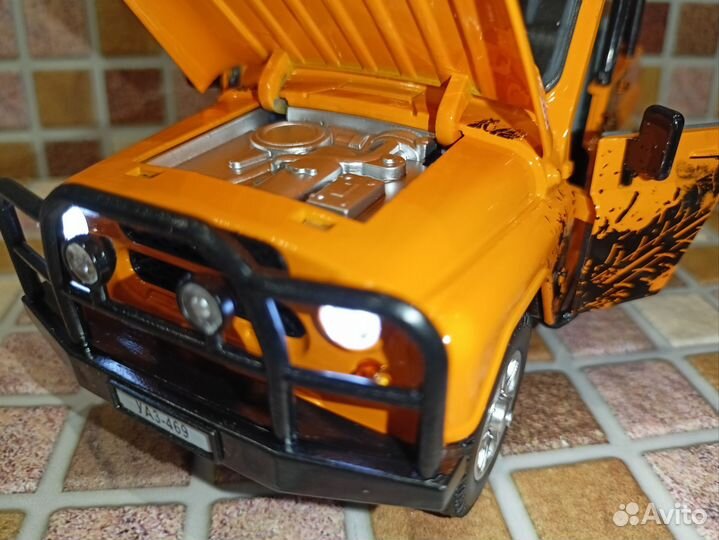 УАЗ 469 44 Rally 1:24 17 см новая
