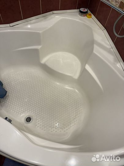 Ванная акриловая угловая