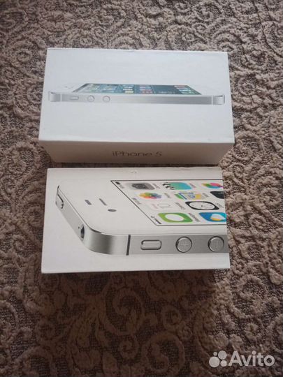 Упаковка айфонов