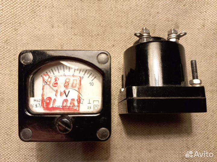 Вольтметр стрелочный