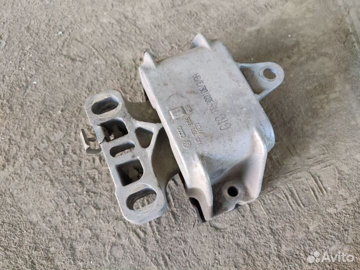 Подушка двигателя Skoda Octavia Tour левая