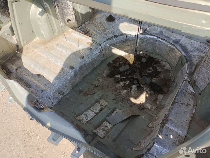 Задняя панель кузова Renault Symbol седан 1.4