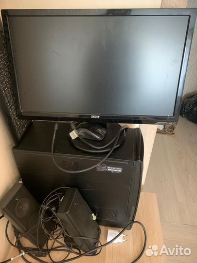 Монитор и все что на фото за все