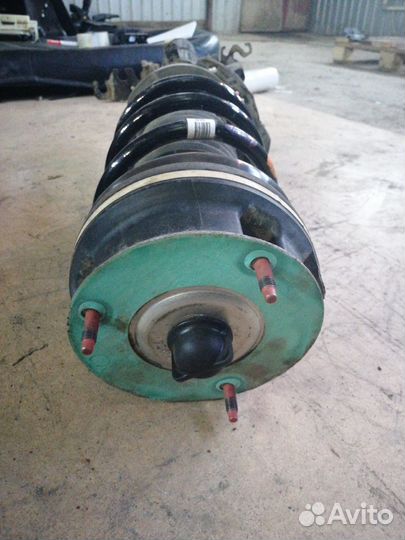 Стойка задняя правая (в сборе) Land Rover Range Ro